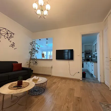 Les Lilas Apartment